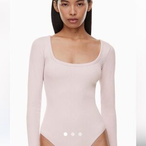 Aritzia Sunday Best Cinch Seamless Long-Sleeve Scoop Neck Bodysuit NWT Sz S